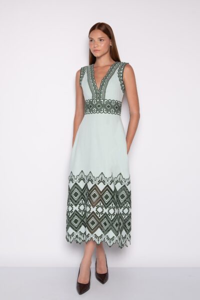 Vestido Midi Bordado Cavado com Decote V Verde Menta - Eva