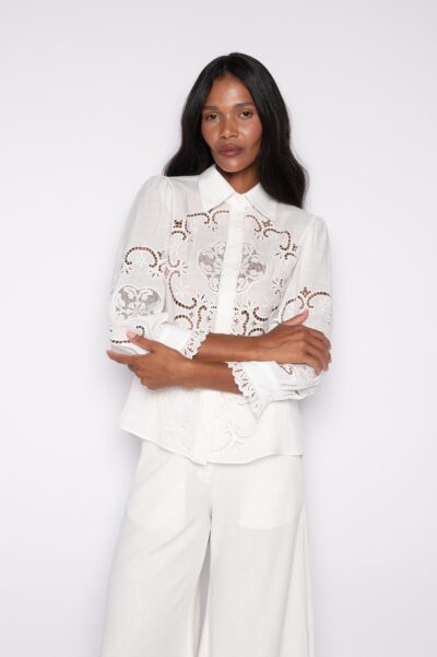 Camisa Bordada Com Manga Bufante Off White - Carol