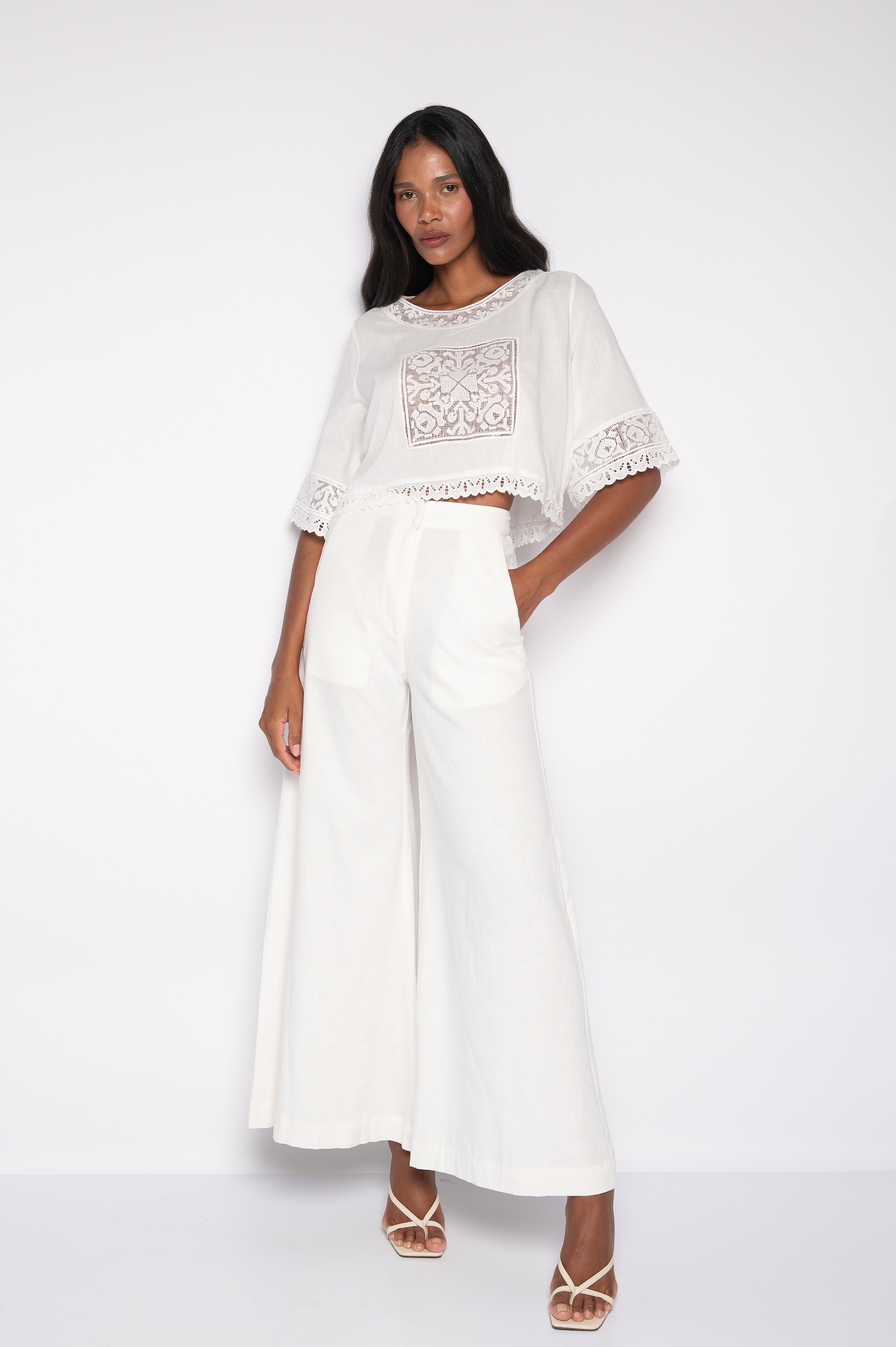 Blusa Cropped Bordada Off White - Alice - Imagem 3