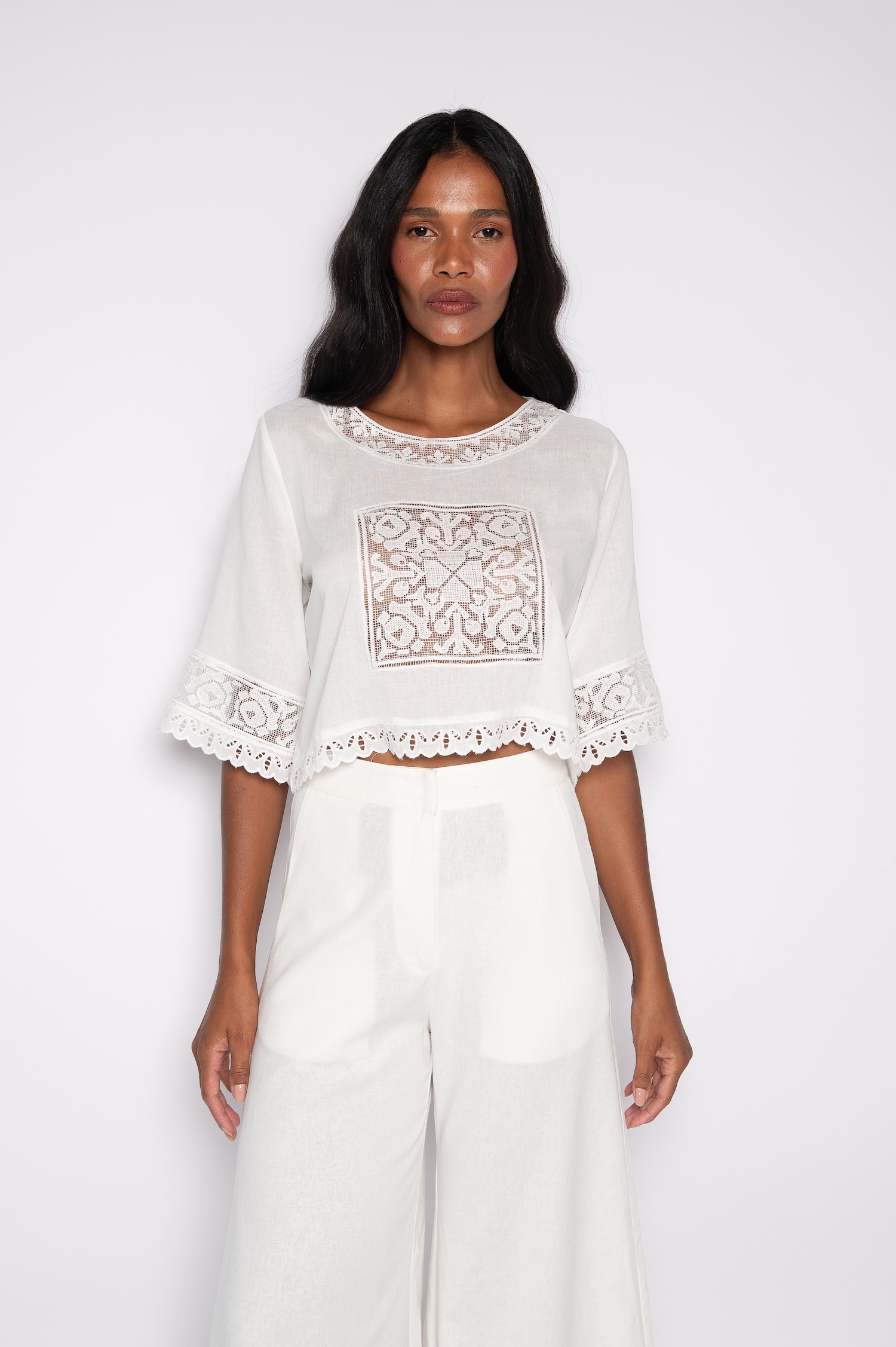 Blusa Cropped Bordada Off White - Alice