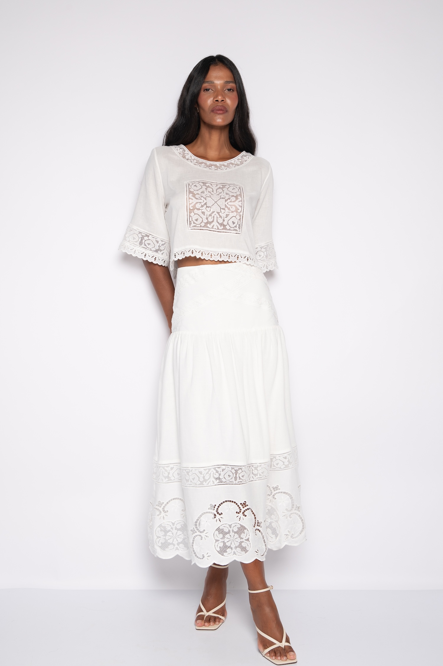 Blusa Cropped Bordada Off White - Alice - Imagem 2