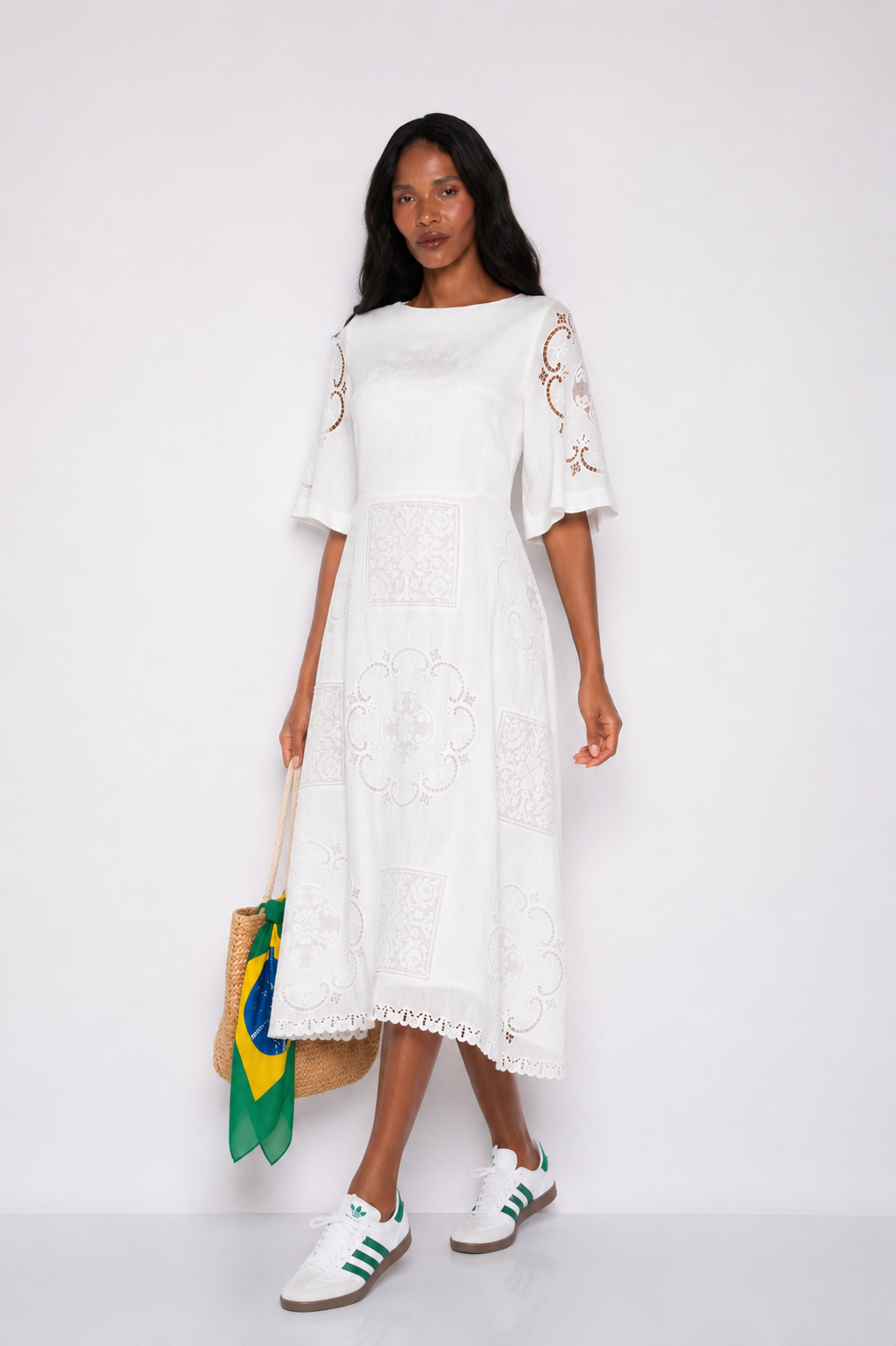 Vestido Midi Bordado com Mangas Curtas Off White - Ligia