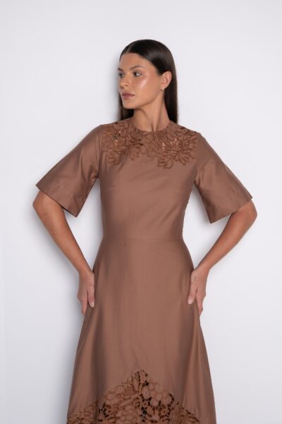 Vestido Midi Bordado 100% Algodão Marrom - Cecília