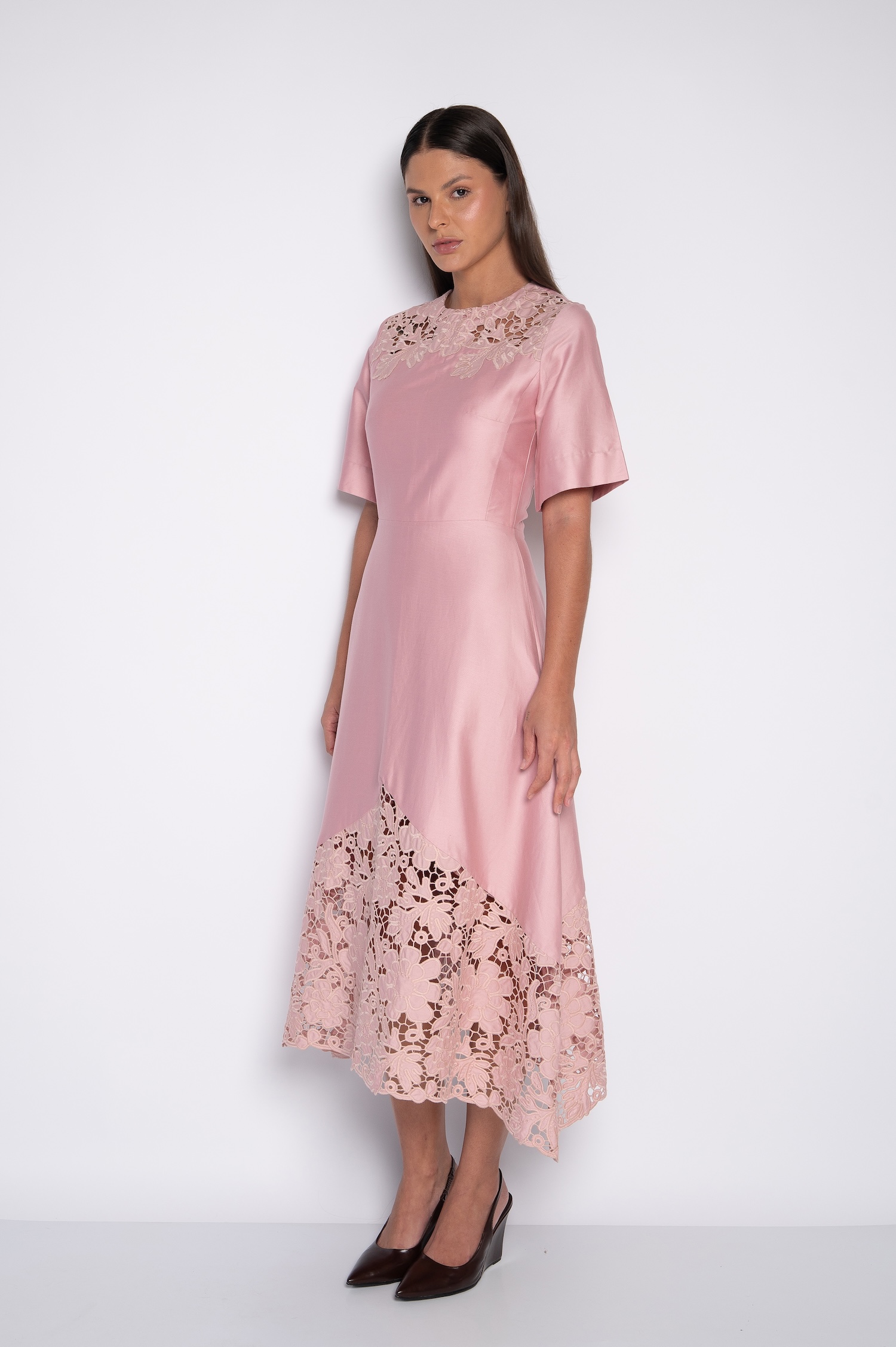 Vestido Midi Bordado Rosa - Cecília - Imagem 2