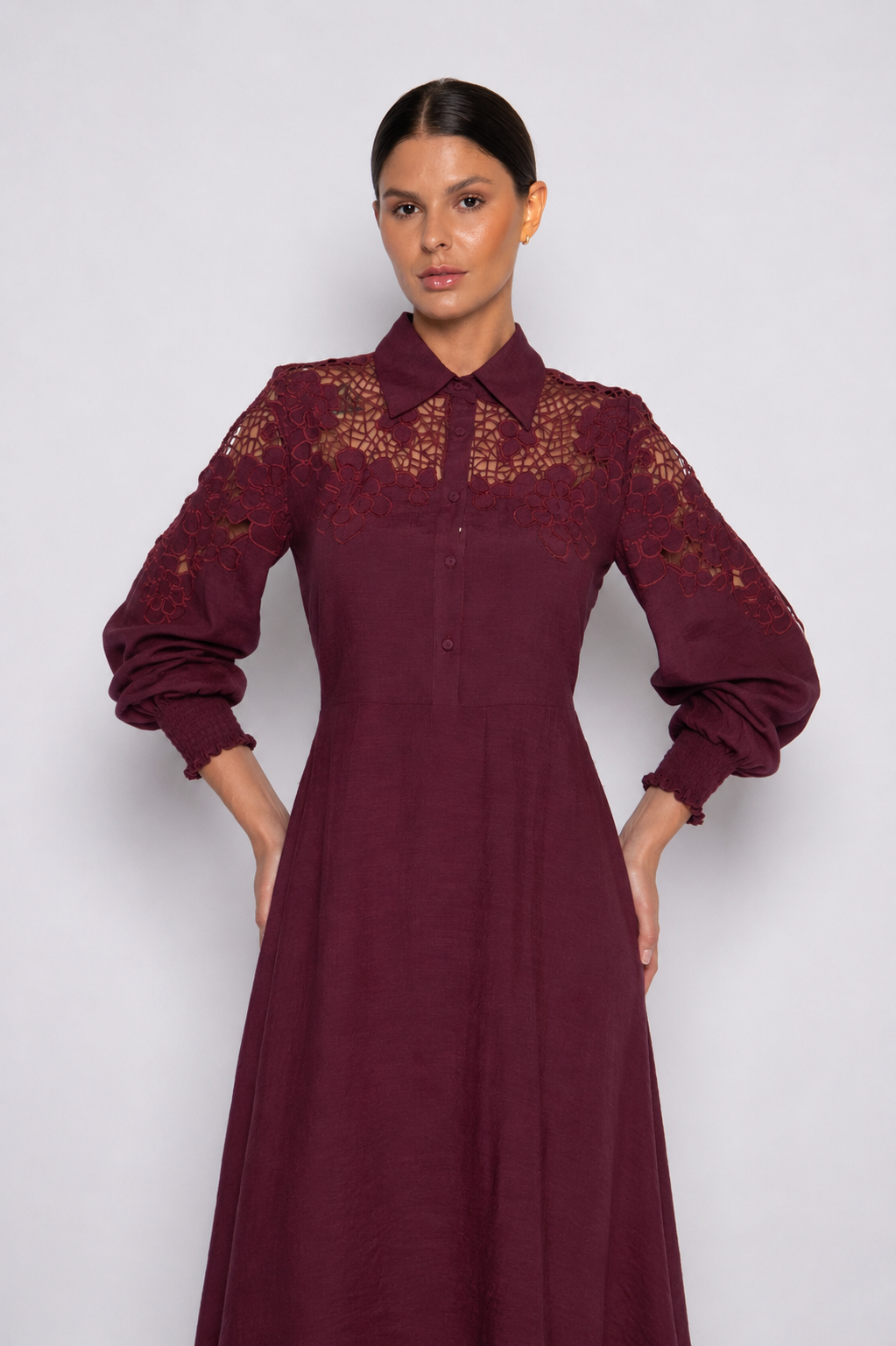 Vestido Midi Bordado com Mangas Bufantes Vinho - Vanusa - Imagem 2