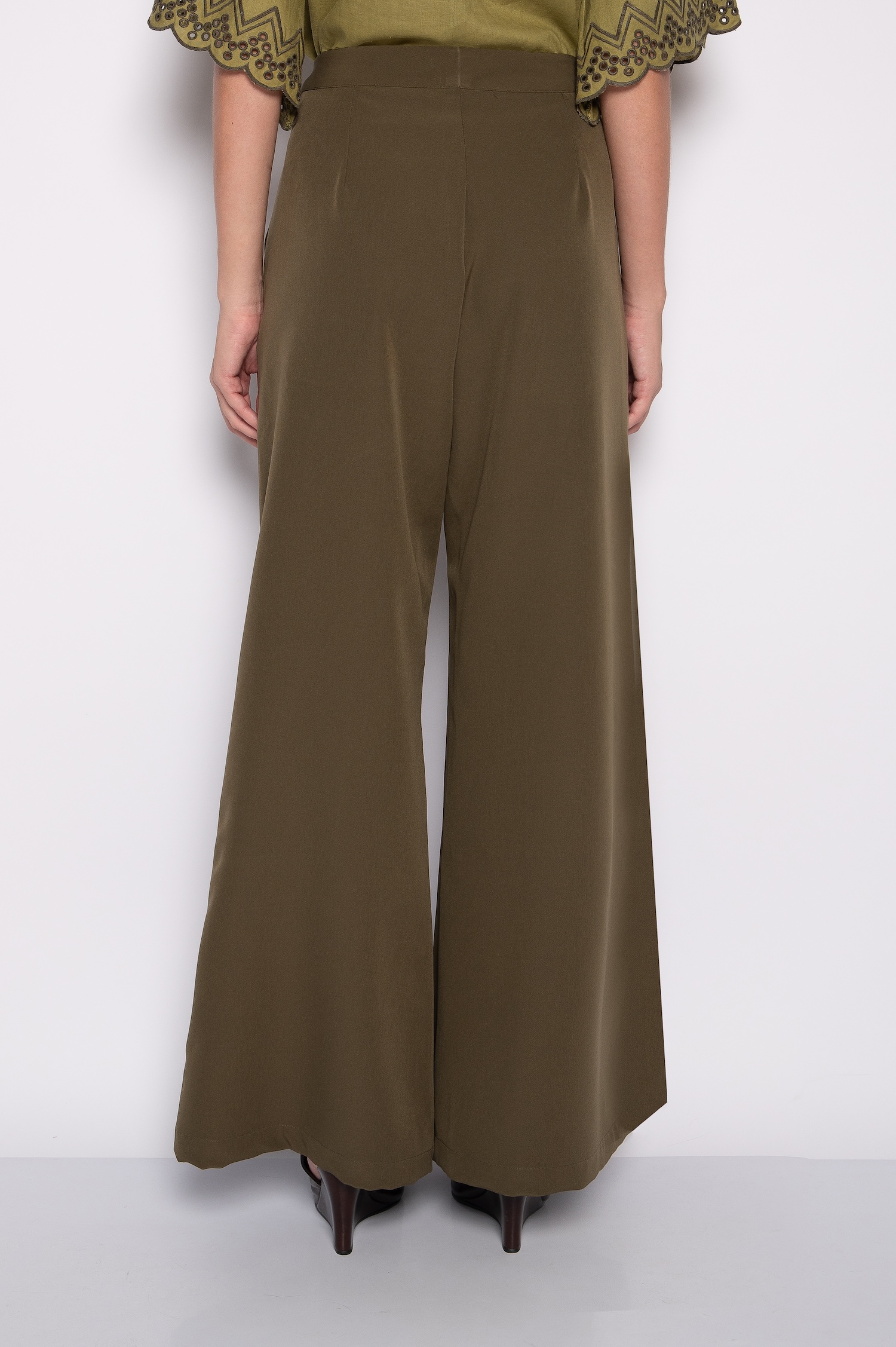 Calça Pantalona com Bolsos Laterais Verde Oliva - Mirtes - Imagem 3