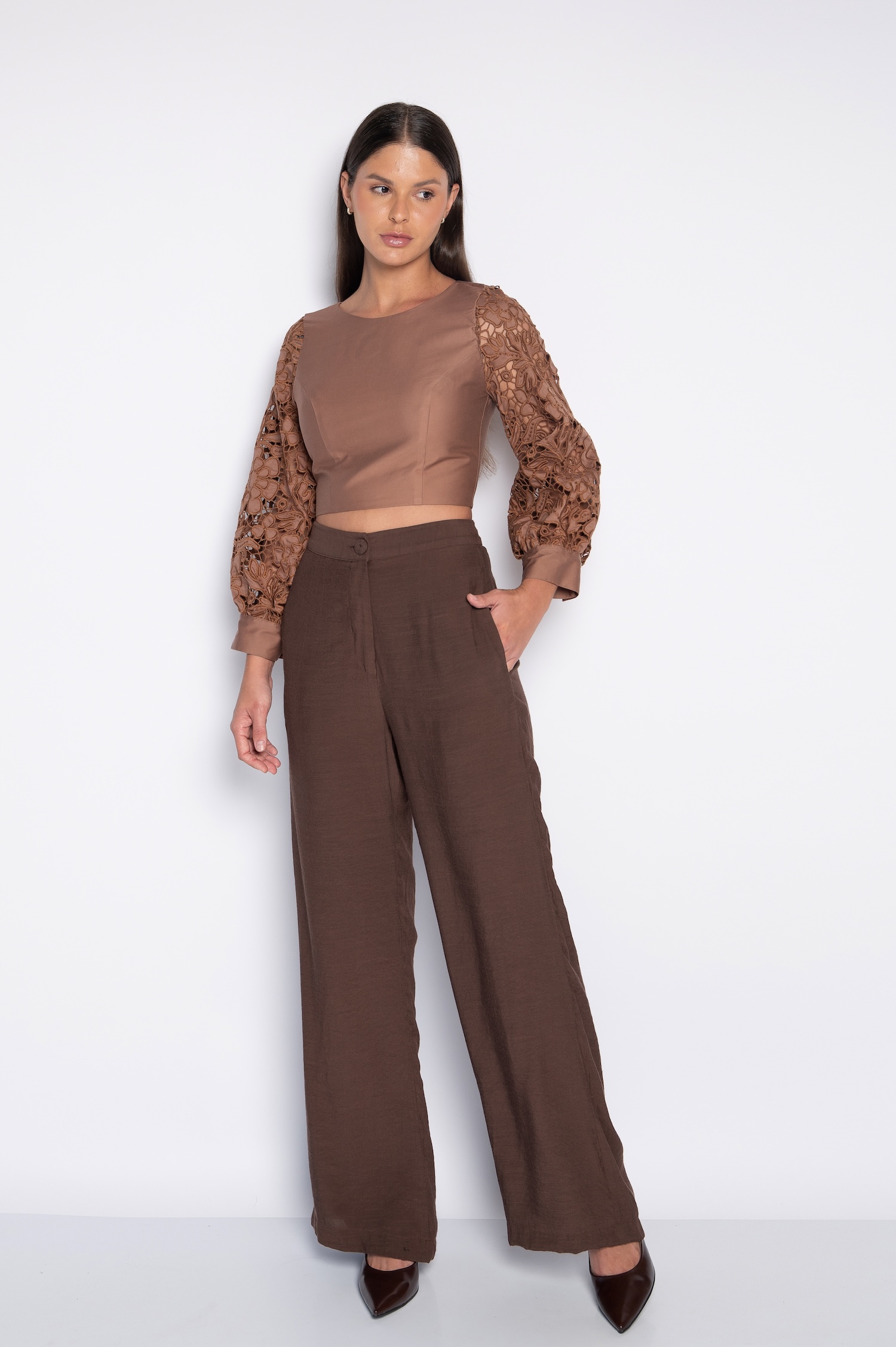 Blusa Cropped Bordada 100% Algodão Marrom - Alessandra - Imagem 2