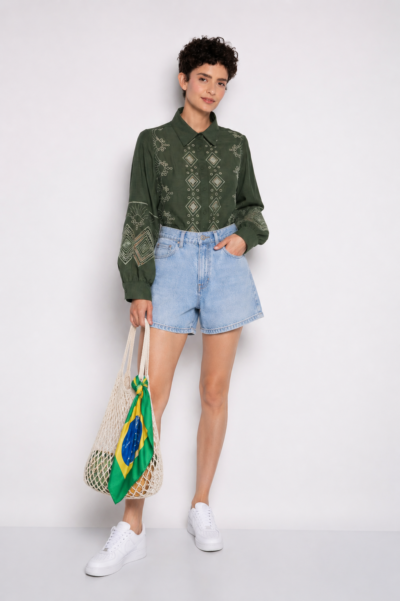 Camisa Bordada com Gola Tradicional e Manga 7/8 Bufante Verde Escuro - Tânia