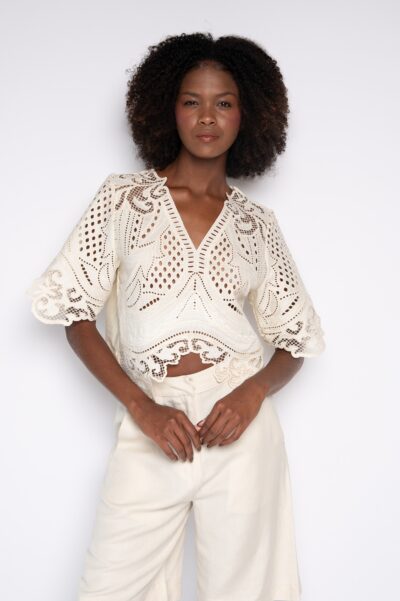 Blusa Cropped Bordada Com Decote V Creme - Aurora