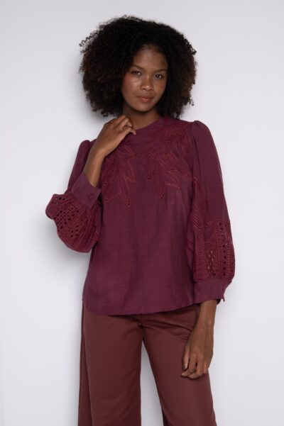 Blusa Bordada Com Mangas Bufante Vinho Berry - Jussara