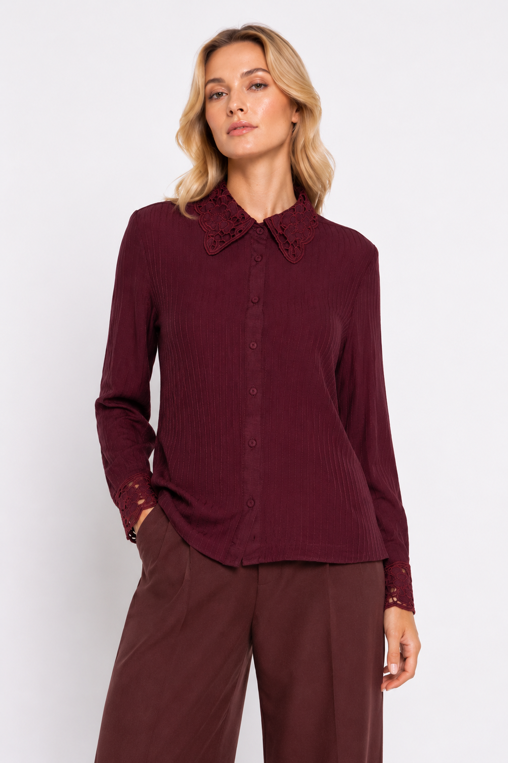 Camisa Bordada com Nervuras Frontais Vinho - Ruth - Imagem 3