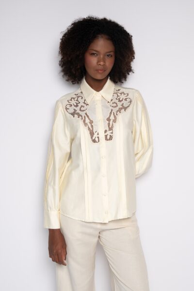 Camisa Bordada Com Mangas Bufante Creme - Olivia