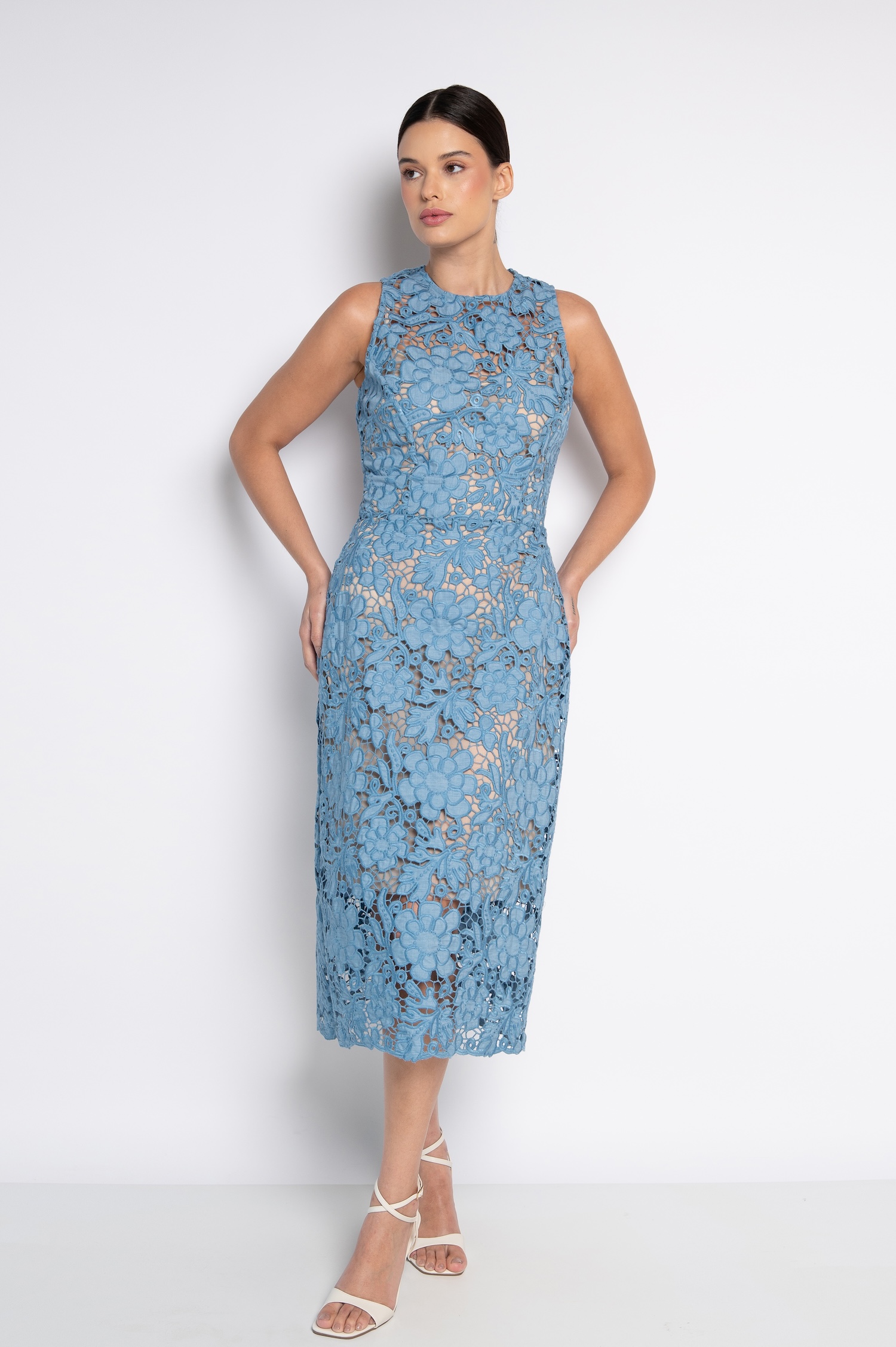 Vestido Midi Reto Bordado Cavado Jeans - Isadora