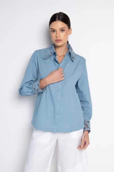 Camisa Bordada com Nervuras Frontais Jeans Lavagem Clara - Ruth
