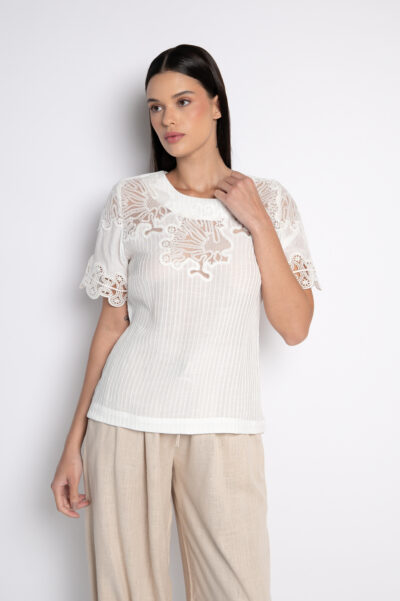 Blusa Bordada Com Nervuras Frontais Off White - Helena
