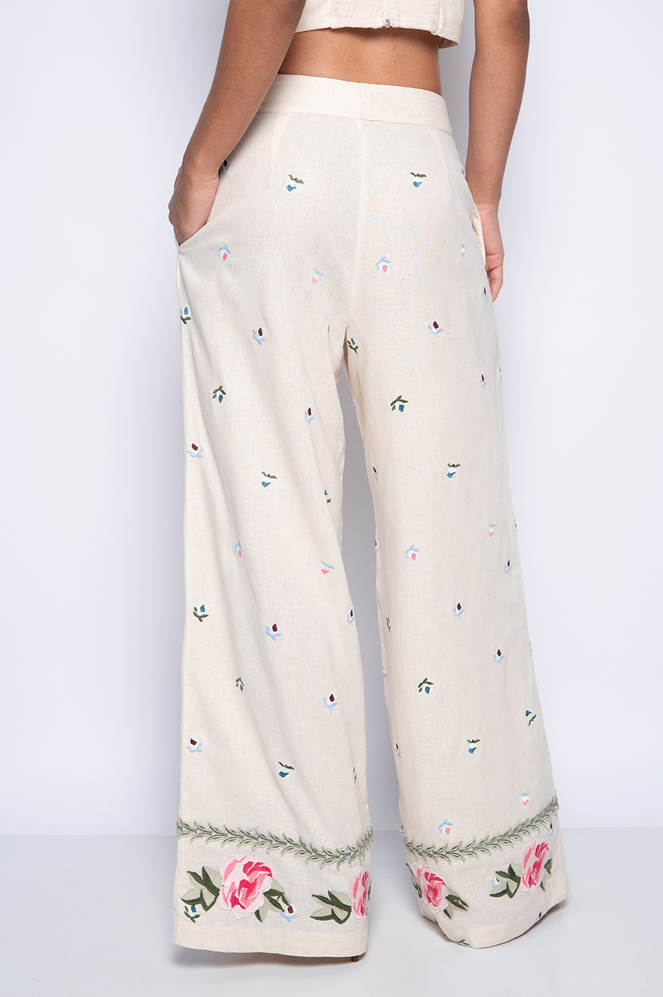 Calça Pantalona Bordada Bege - Marilia - Imagem 4