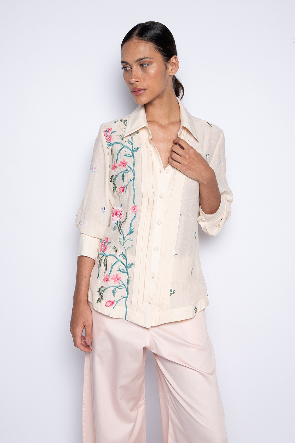 Camisa Bordada Com Nervuras Frontais New Manteiga - Barbara
