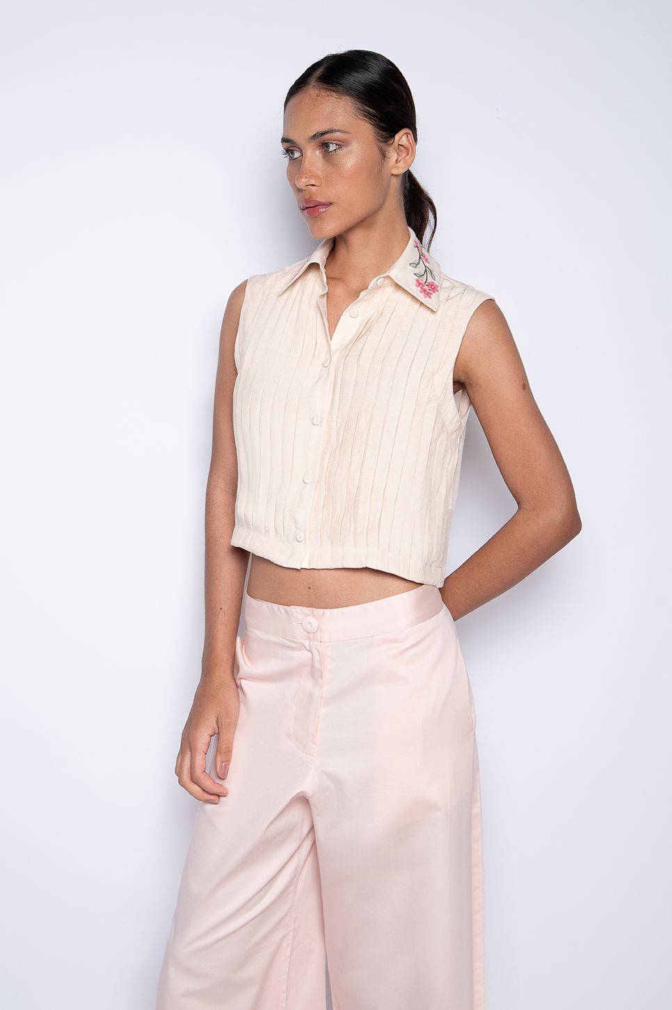 Camisa Cropped Bordada New Manteiga - Kiara - Imagem 2