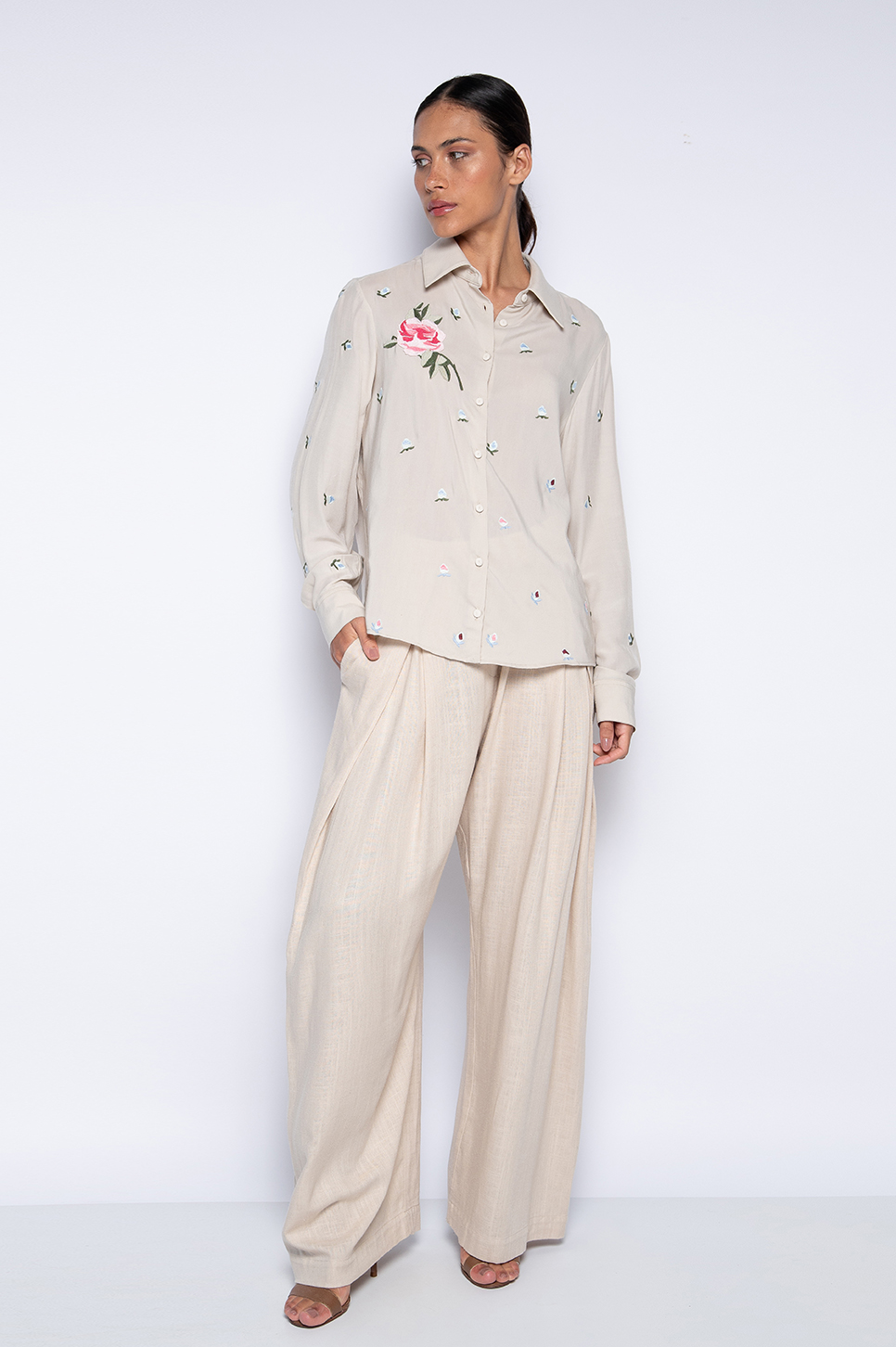 Camisa Bordada Com Mangas Longas Papiro - Bruna - Imagem 2
