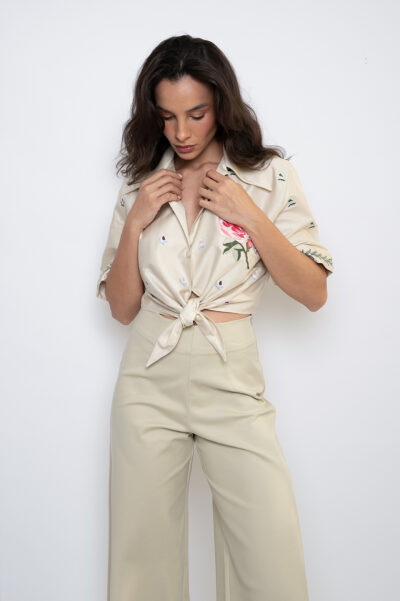 Camisa Cropped Bordada Com Mangas Curtas 100% Algodão Bege - Magda