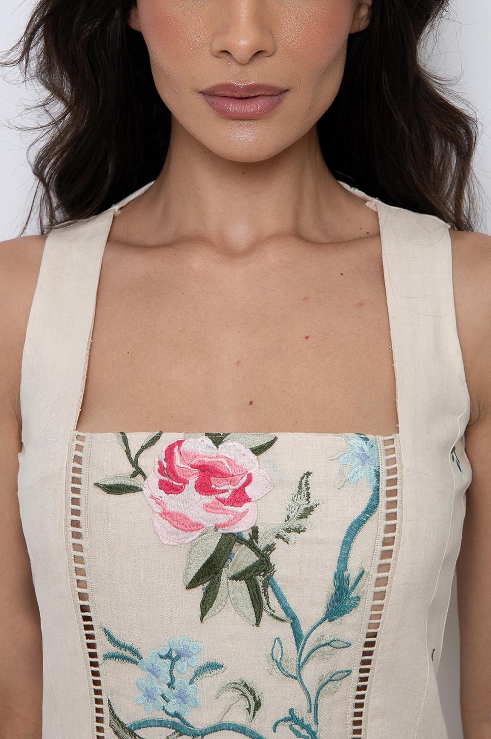 Vestido Longo Bordado Bege - Fernanda - Imagem 3