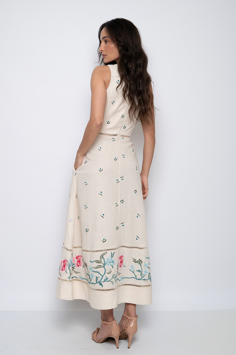 Vestido Longo Bordado Bege - Fernanda - Imagem 5