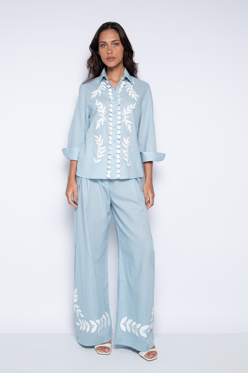 Camisa Bordada Com Mangas 3/4 Azul - Carla - Imagem 2