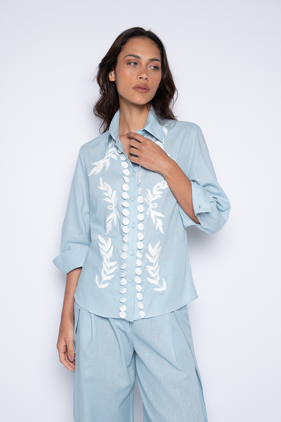 Camisa Bordada Com Mangas 3/4 Azul - Carla