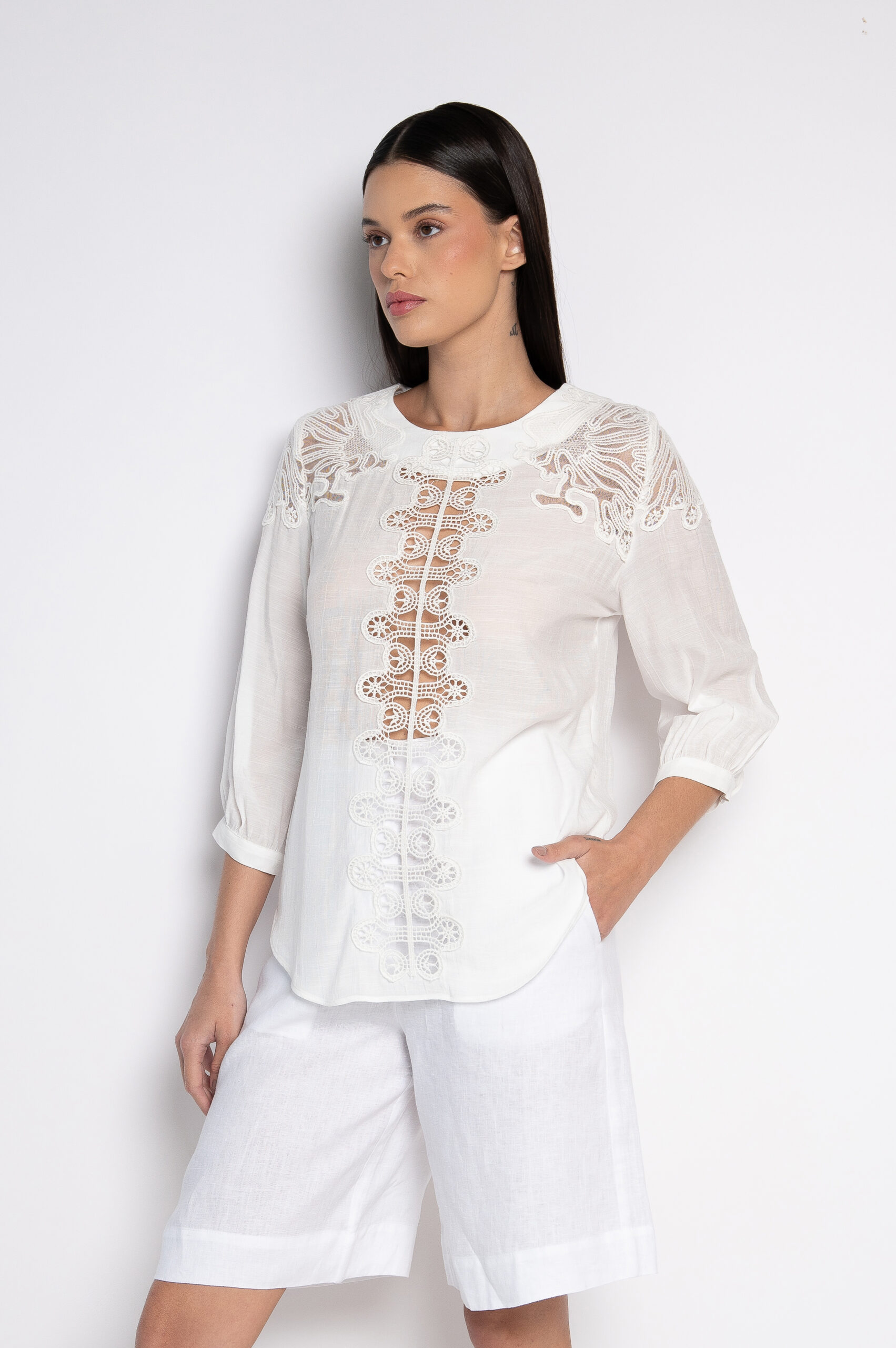 Blusa Bordada Com Mangas 3/4 Off White - Julieta - Imagem 2