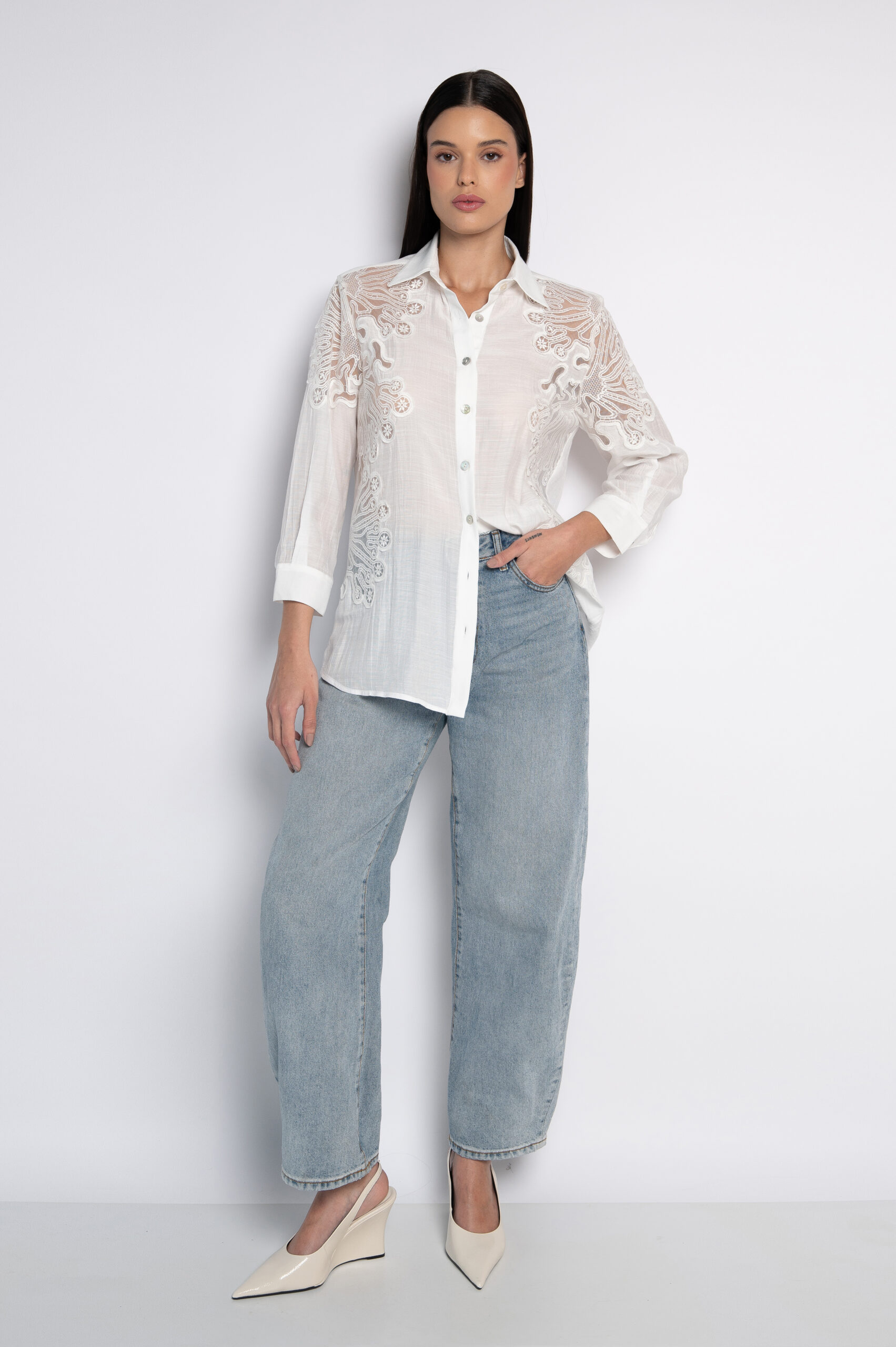 Camisa Bordada Com Mangas 3/4 Off White - Penélope - Imagem 2