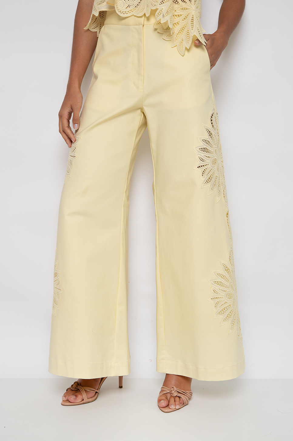 Calça Pantalona Bordada New Manteiga - Marcília - Imagem 3