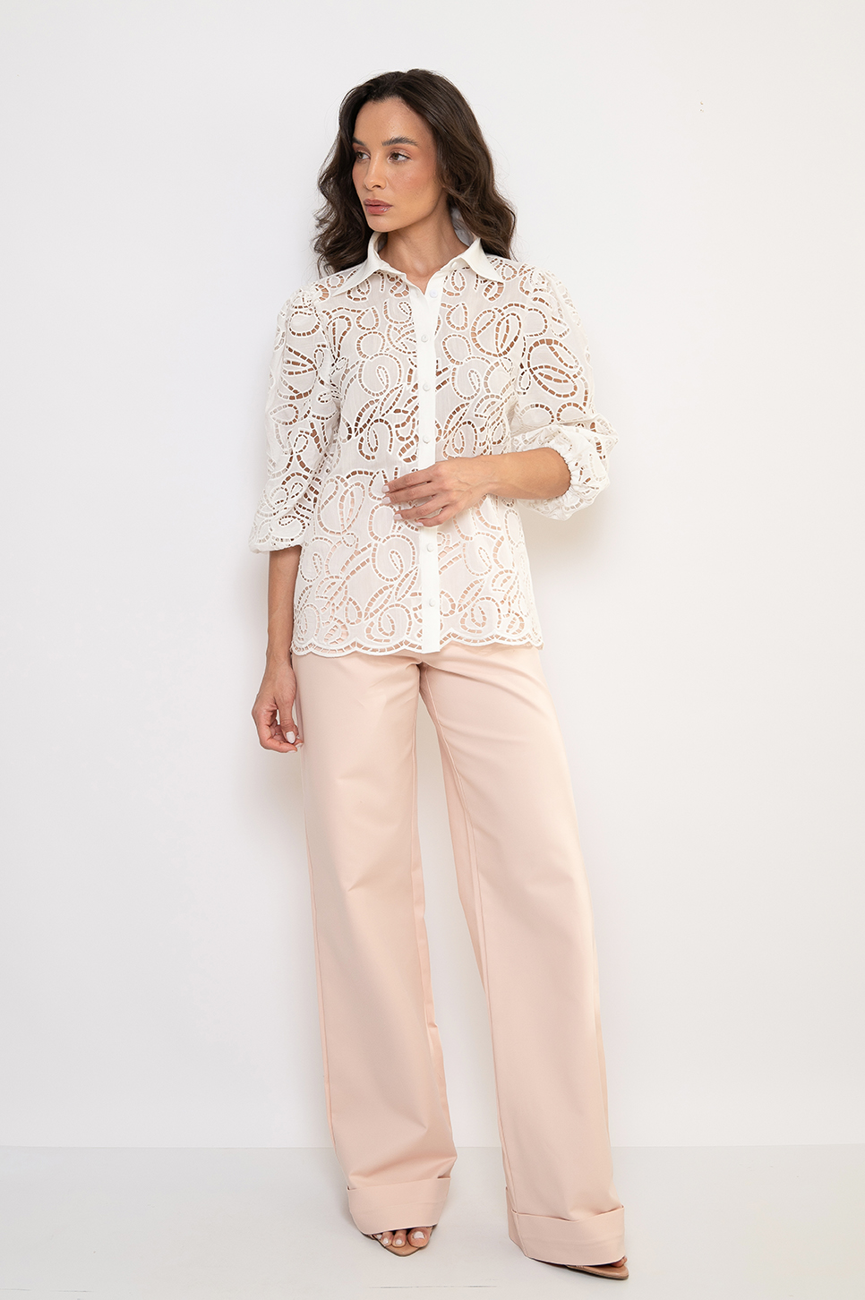 Camisa Bordada Com Mangas Bufante 3/4 Off White - Camila - Imagem 2